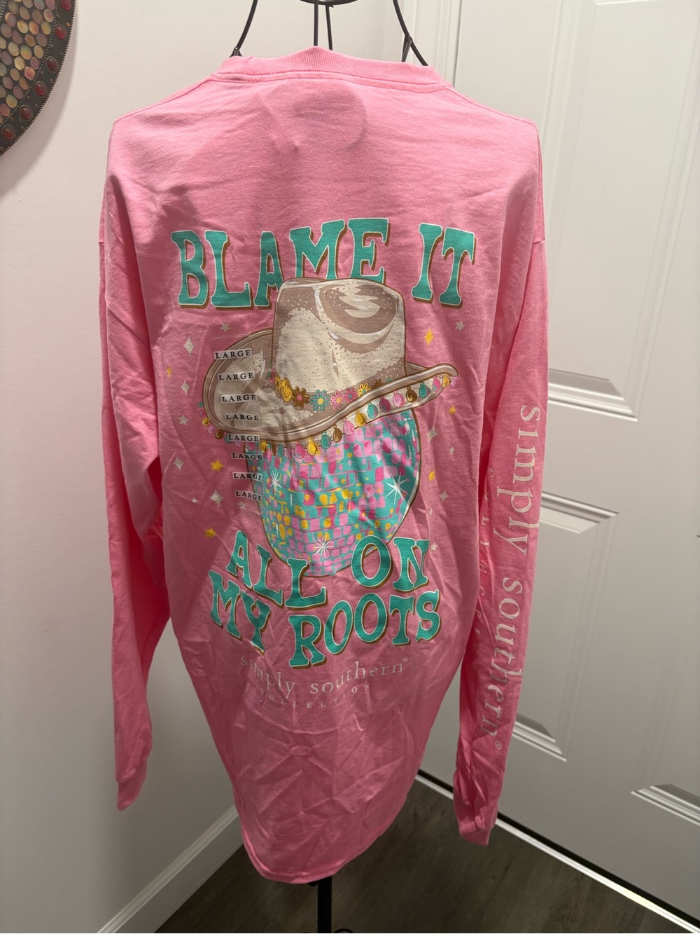 NWT Simply Southern Pink 'Blame It All On My Roots' Graphic Long Sleeve Sz Large - Picture 4 of 7